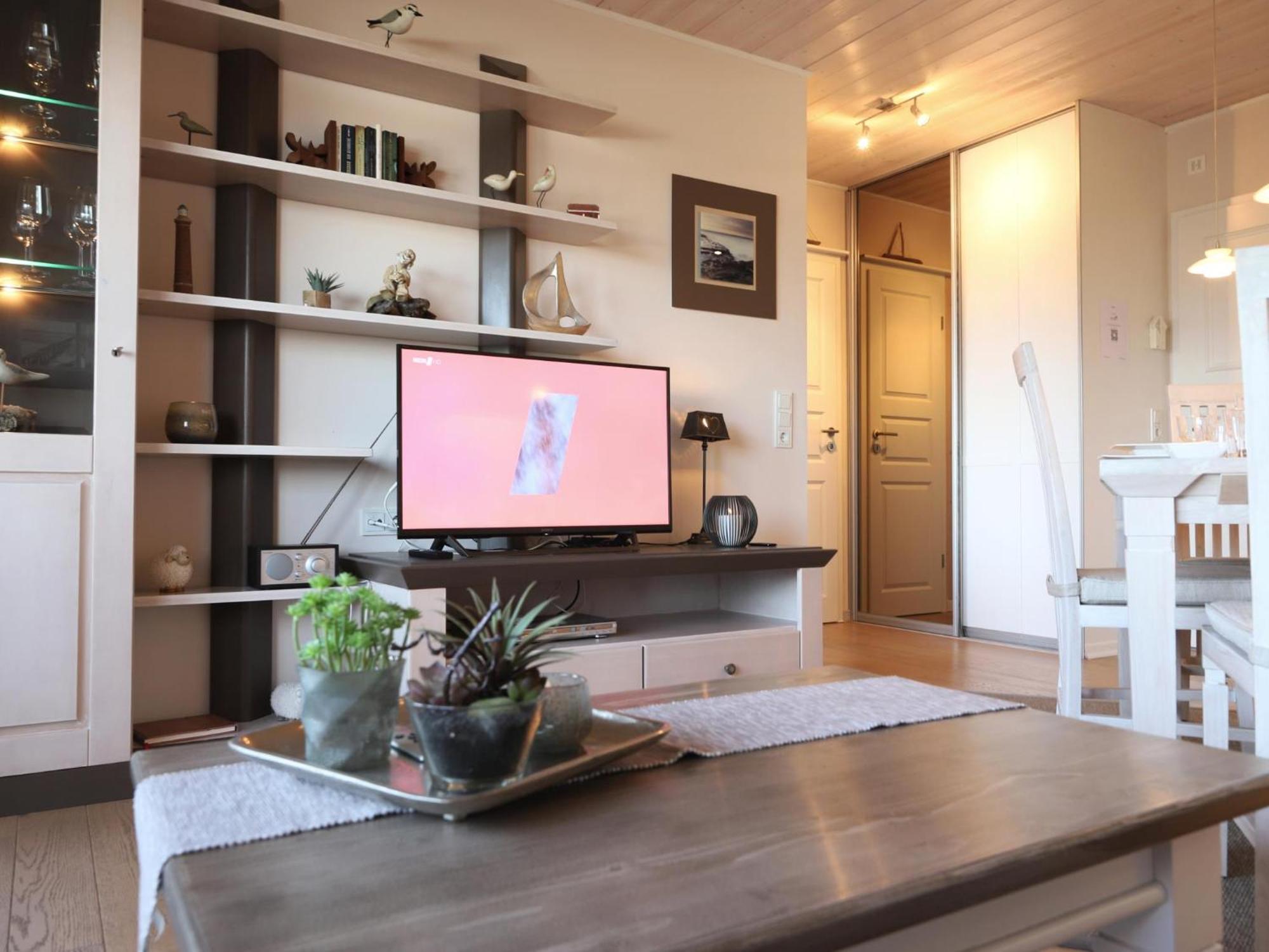 Schoenes Neues Hochwertig Renoviertes 2-Zimmer Appartement In Der 4. Etage. Вестерланд Екстериор снимка